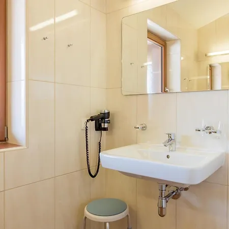 An Der Gondelstation A5 *